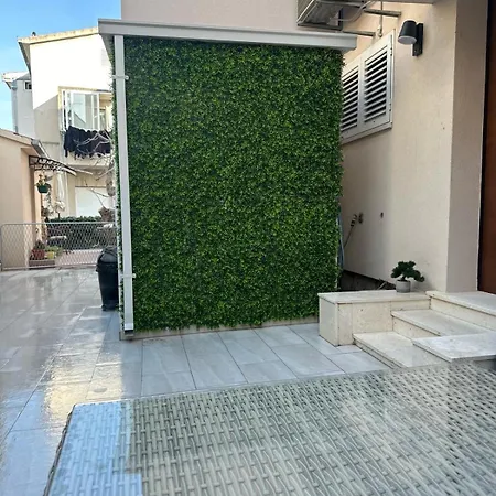 Luxury Lucy With Terace & Fittnes Centar דירה